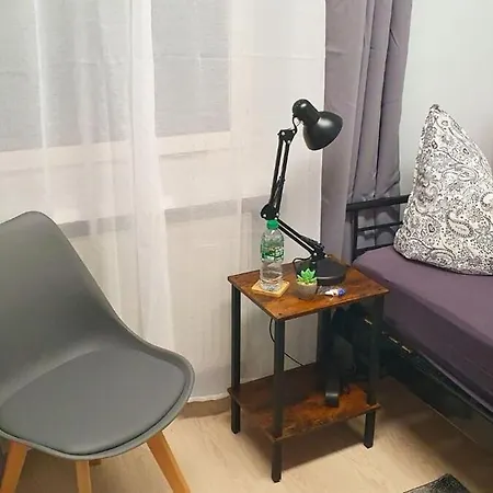 Gemuetliche Fuer 9 Personen Apartment Berlin