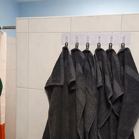 Gemuetliche Fuer 9 Personen Apartment Berlin