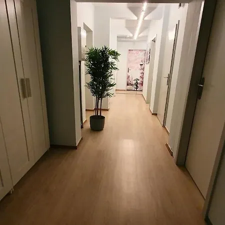 Gemuetliche Fuer 9 Personen * Berlino